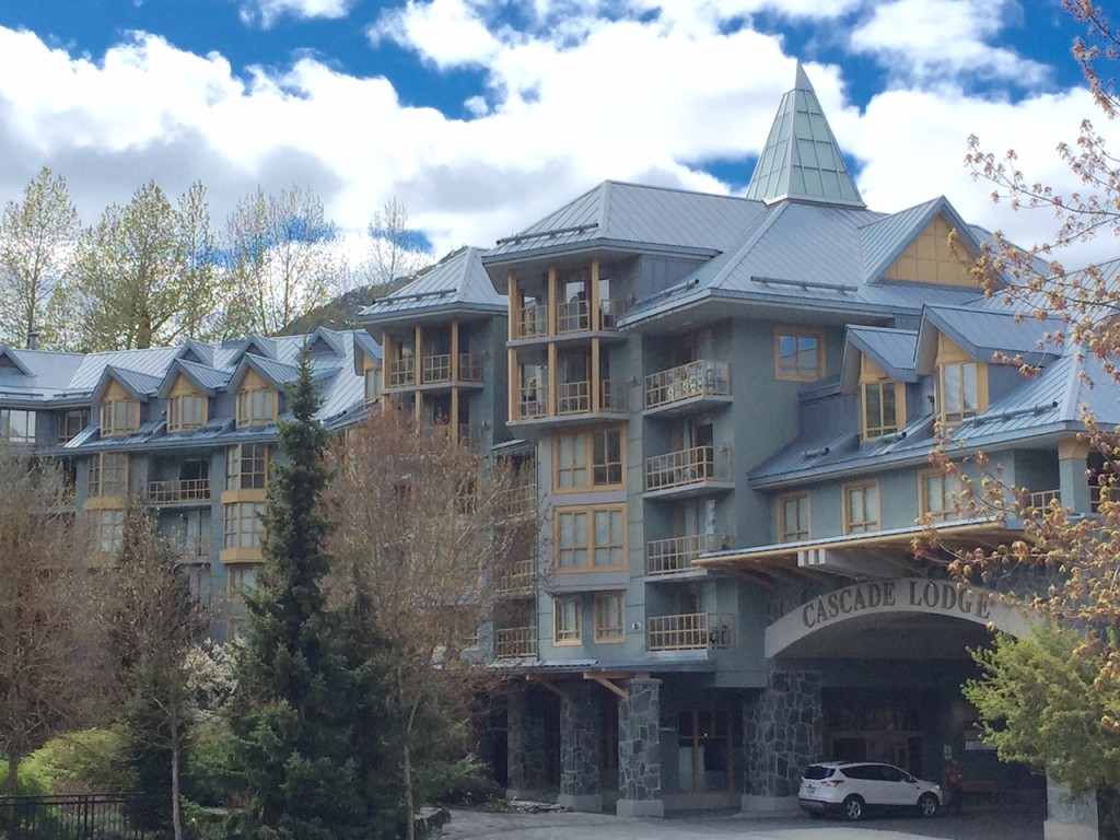 Cascades-Lodge-exterior-LV