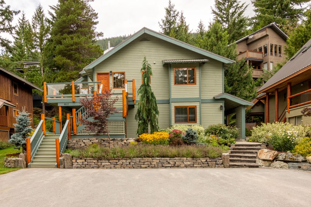 Immaculate Alpine Meadows family home